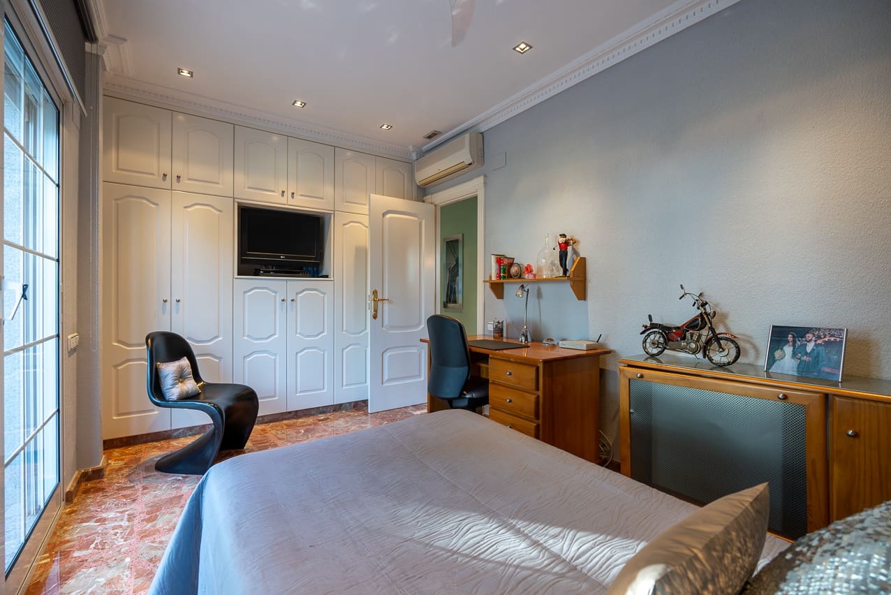 5 soveværelse Villa til salg i Elda med swimmingpool - € 649.000 (Ref: 8242331)