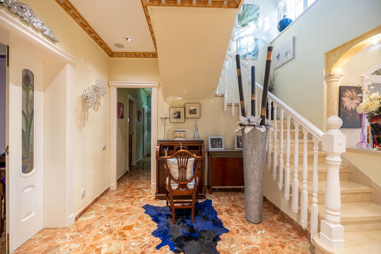 5 soveværelse Villa til salg i Elda med swimmingpool - € 649.000 (Ref: 8242331)