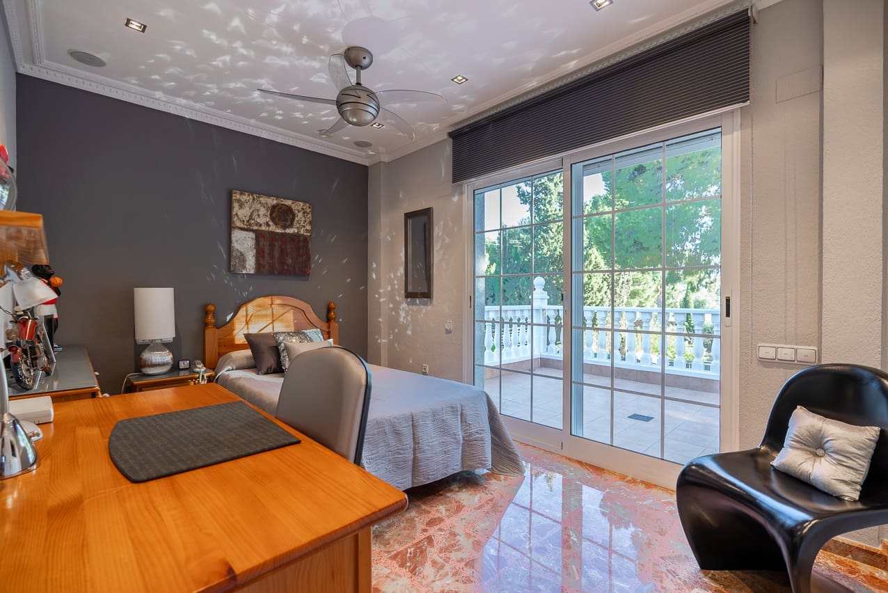 5 soveværelse Villa til salg i Elda med swimmingpool - € 649.000 (Ref: 8242331)