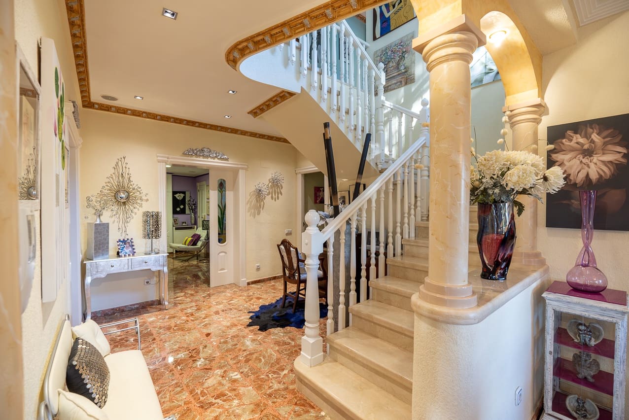 5 soveværelse Villa til salg i Elda med swimmingpool - € 649.000 (Ref: 8242331)