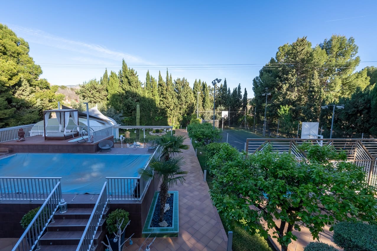 5 soveværelse Villa til salg i Elda med swimmingpool - € 649.000 (Ref: 8242331)