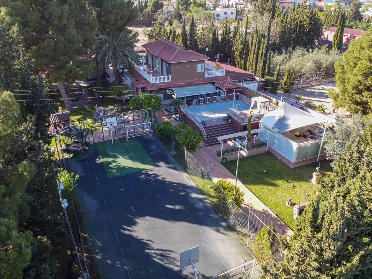 5 soveværelse Villa til salg i Elda med swimmingpool - € 649.000 (Ref: 8242331)