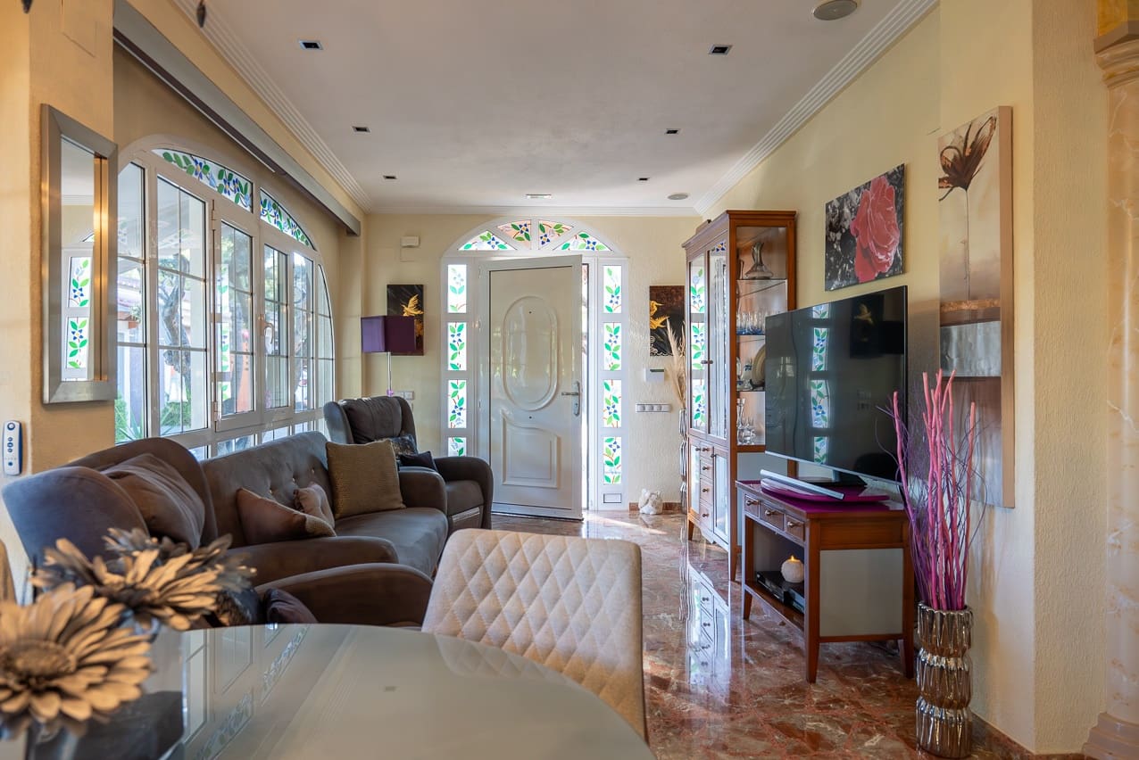 5 soveværelse Villa til salg i Elda med swimmingpool - € 649.000 (Ref: 8242331)