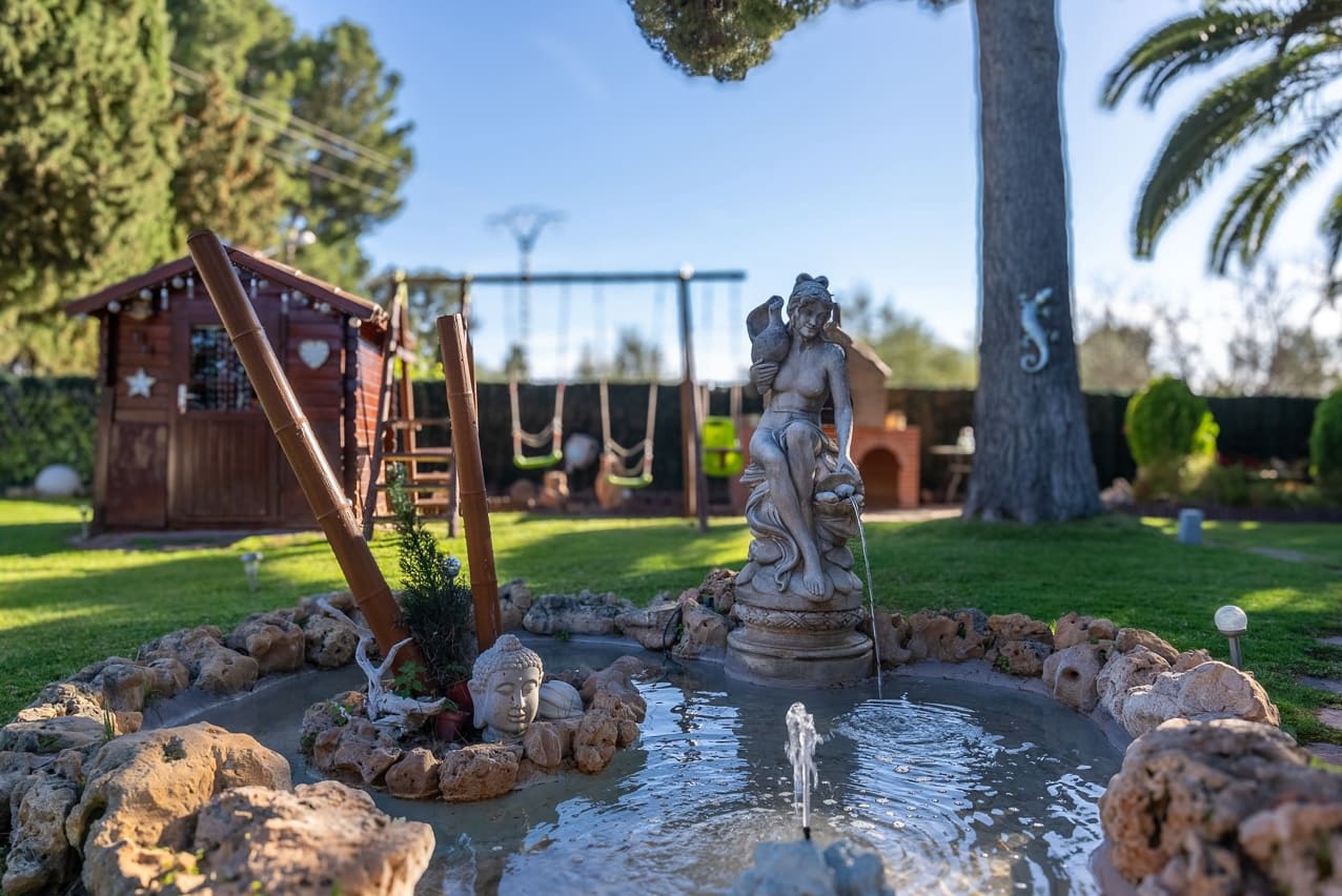 5 soveværelse Villa til salg i Elda med swimmingpool - € 649.000 (Ref: 8242331)