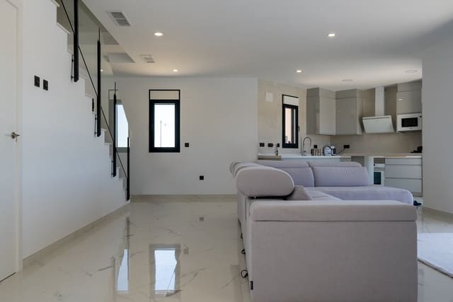 4 slaapkamer Villa te koop in Pinoso met zwembad - € 518.000 (Ref: 8326694)