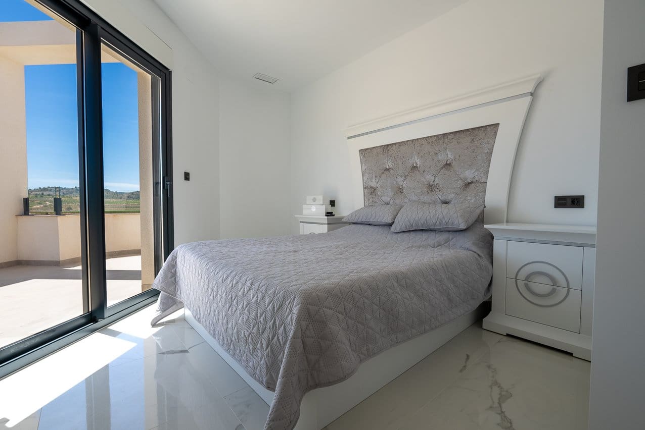 4 bedroom Villa for sale in Pinoso with pool - € 518,000 (Ref: 8326694)