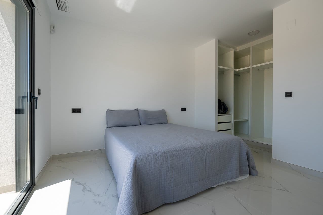 4 bedroom Villa for sale in Pinoso with pool - € 518,000 (Ref: 8326694)