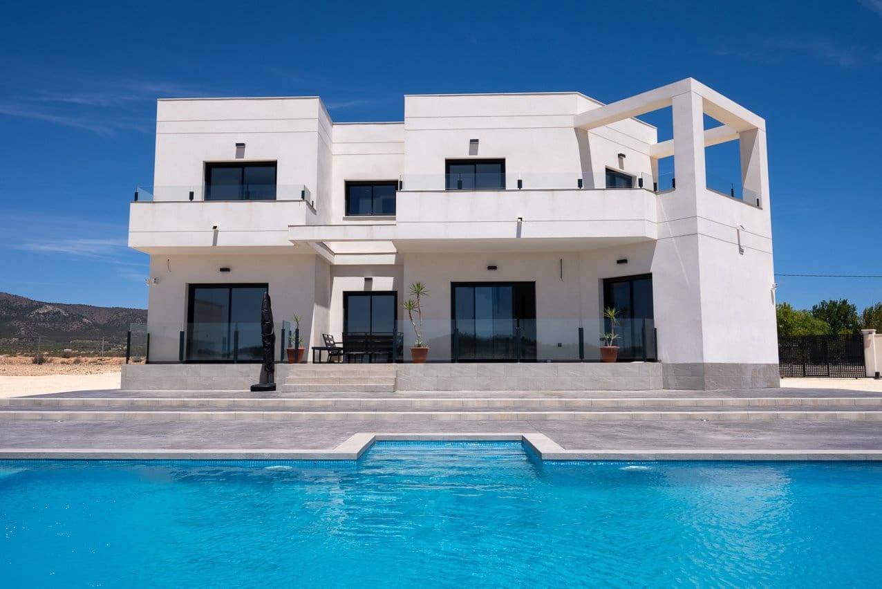 4 bedroom Villa for sale in Pinoso with pool - € 518,000 (Ref: 8326694)