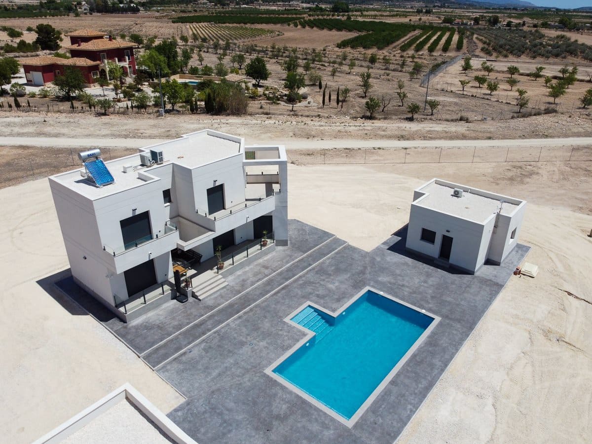 4 bedroom Villa for sale in Pinoso with pool - € 518,000 (Ref: 8326694)