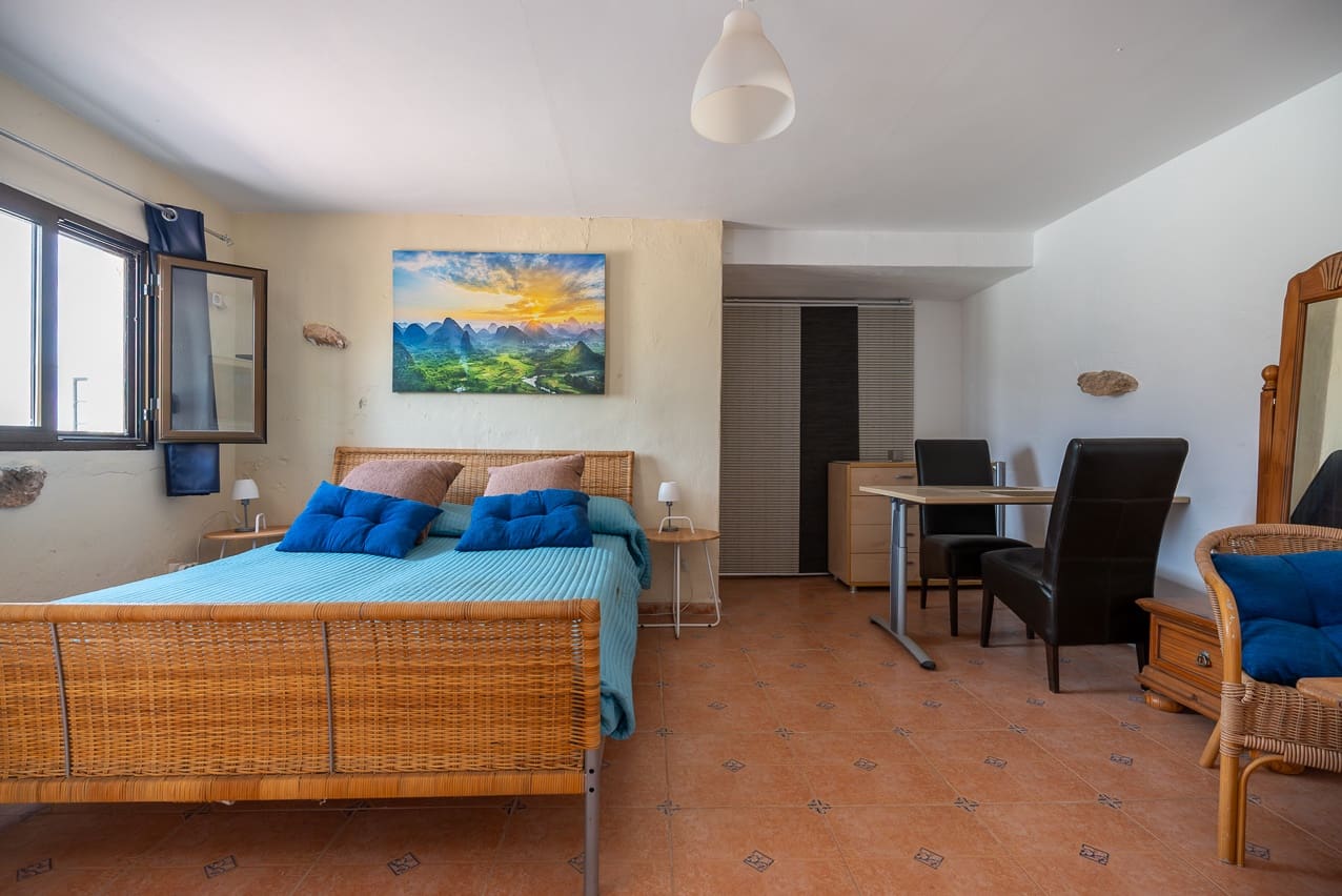 7 bedroom Villa for sale in Barbarroja with pool - € 534,995 (Ref: 8338993)