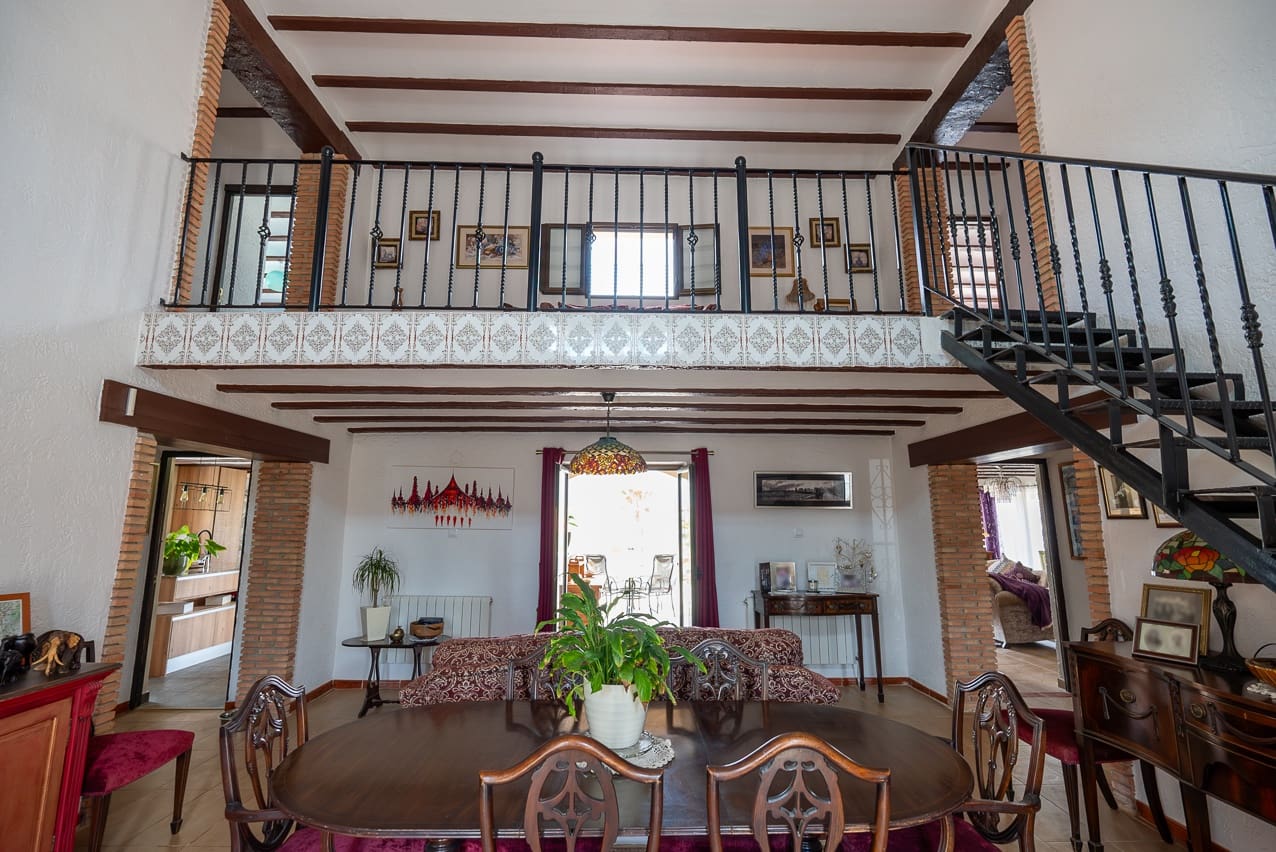 7 bedroom Villa for sale in Barbarroja with pool - € 534,995 (Ref: 8338993)