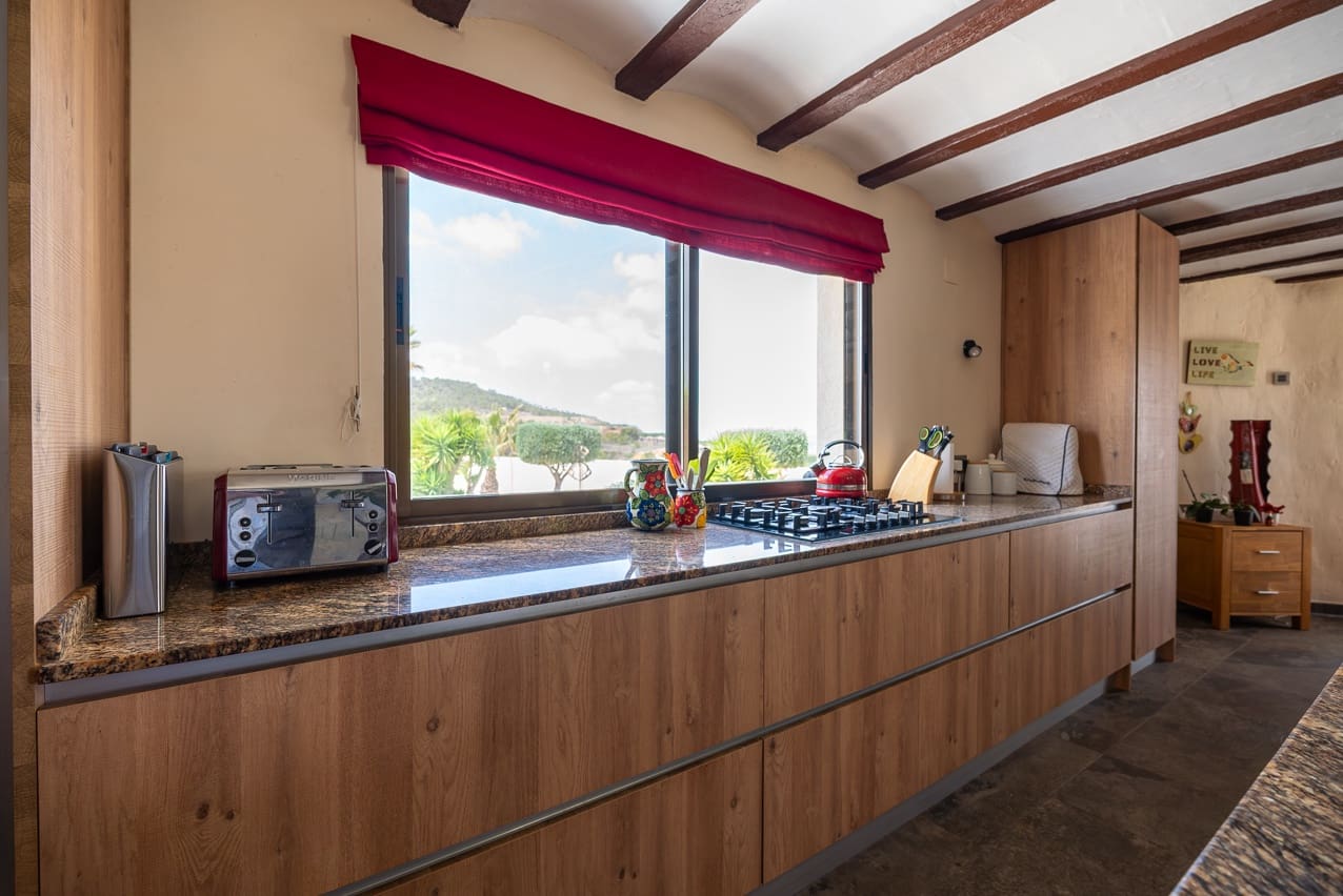 7 bedroom Villa for sale in Barbarroja with pool - € 534,995 (Ref: 8338993)