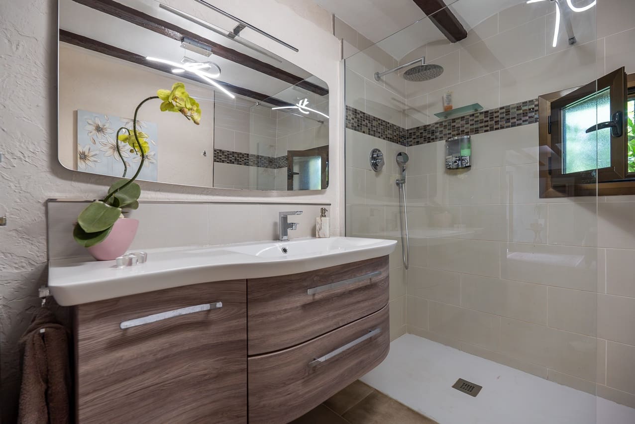 7 bedroom Villa for sale in Barbarroja with pool - € 534,995 (Ref: 8338993)