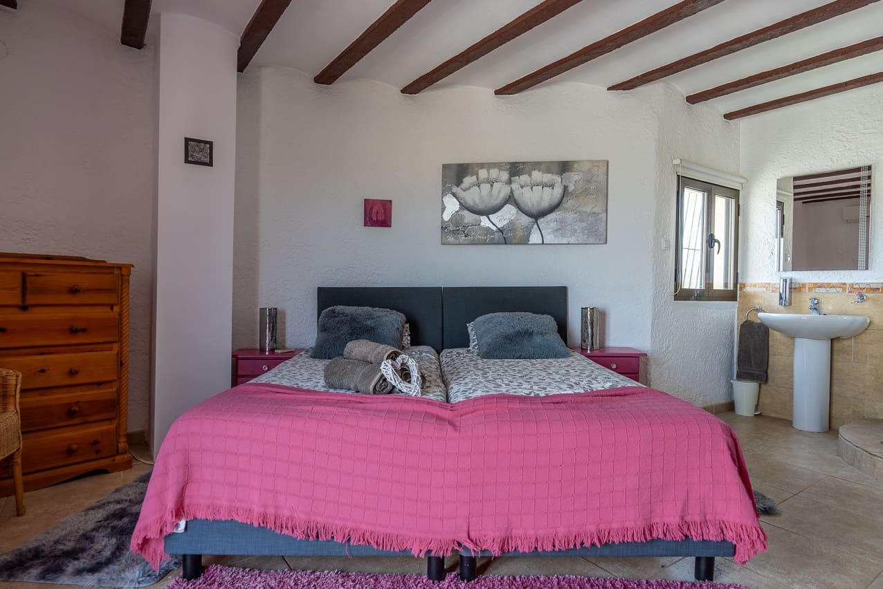 7 bedroom Villa for sale in Barbarroja with pool - € 534,995 (Ref: 8338993)