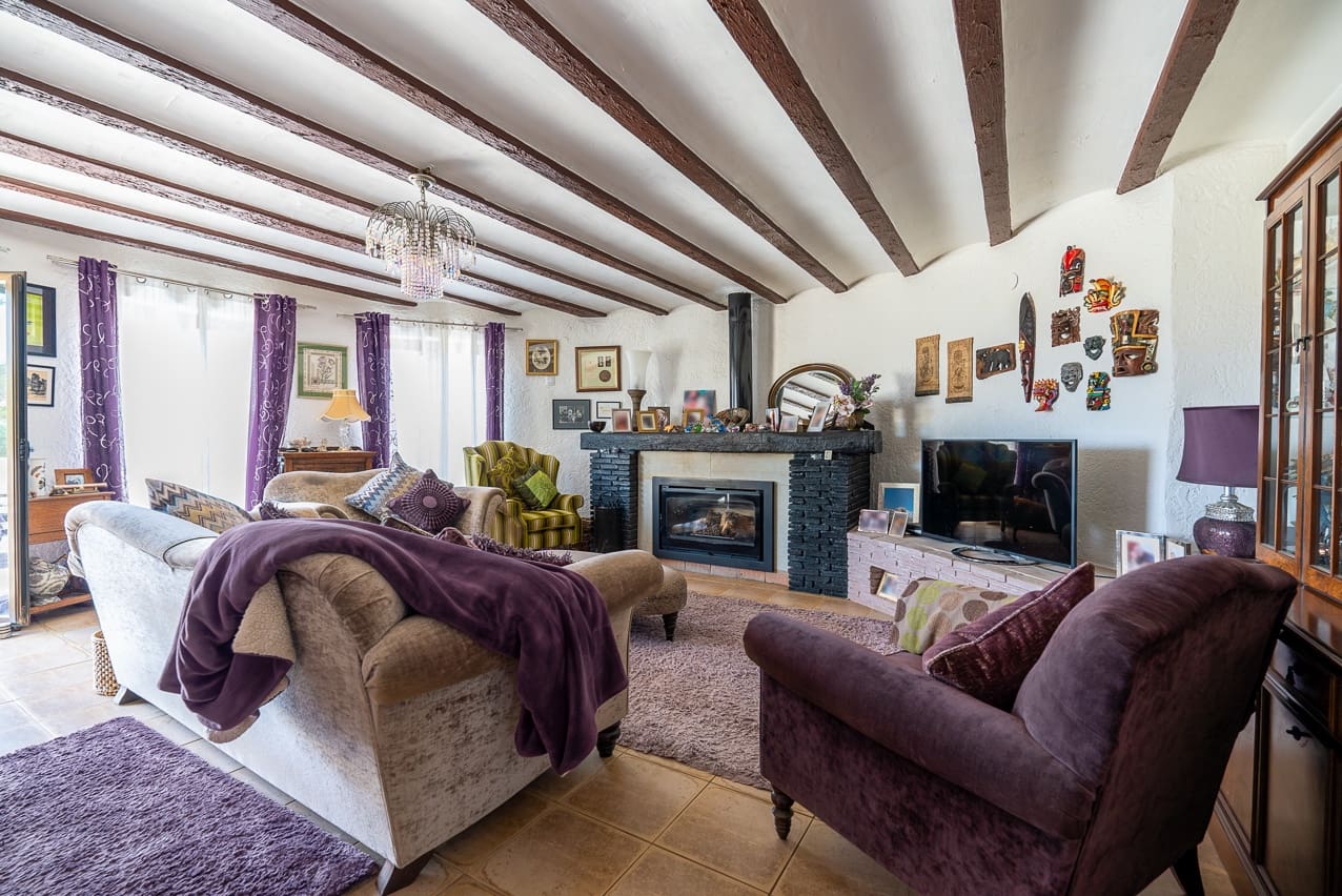 7 bedroom Villa for sale in Barbarroja with pool - € 534,995 (Ref: 8338993)