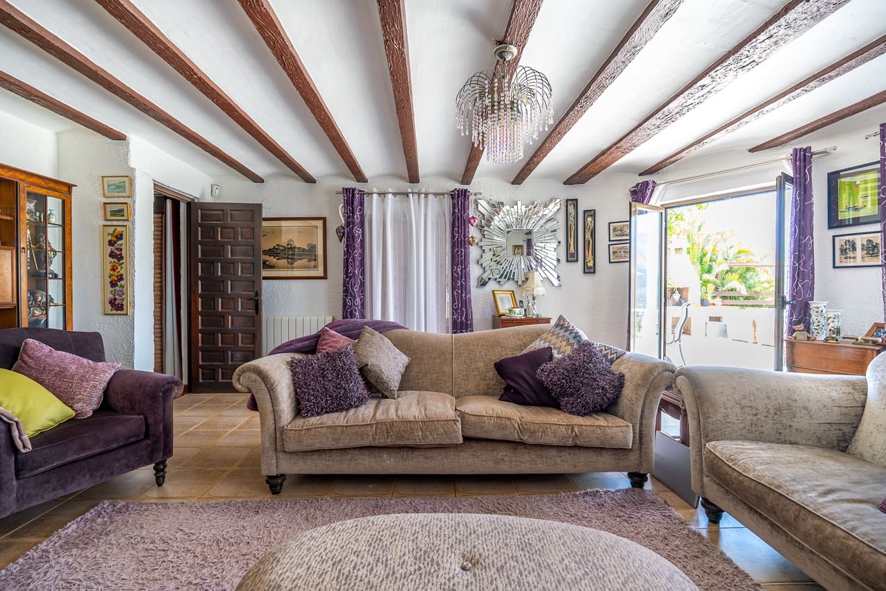 7 bedroom Villa for sale in Barbarroja with pool - € 534,995 (Ref: 8338993)