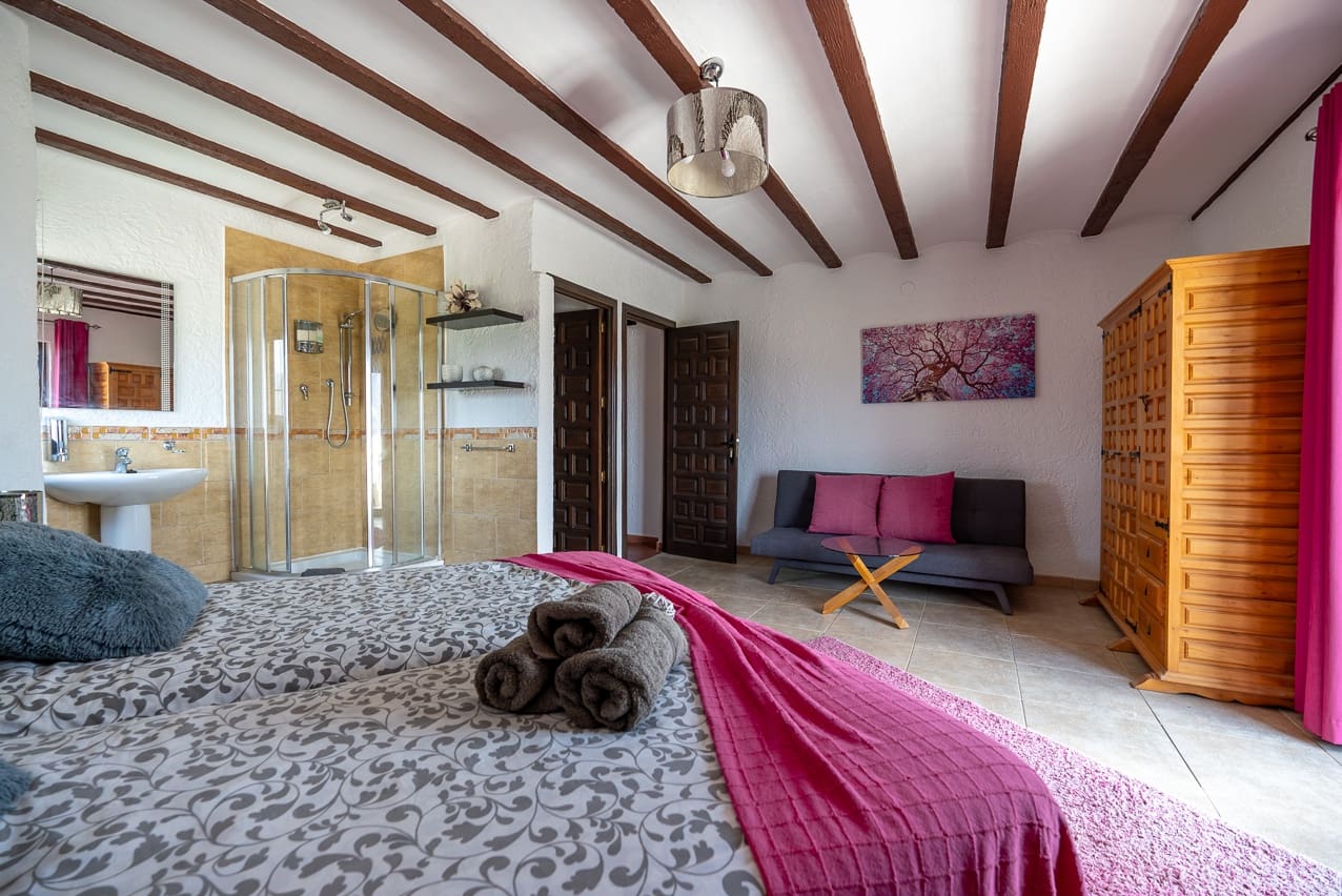 7 bedroom Villa for sale in Barbarroja with pool - € 534,995 (Ref: 8338993)