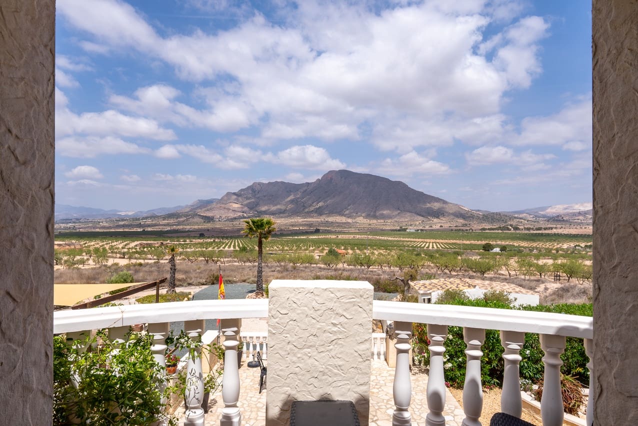 7 bedroom Villa for sale in Barbarroja with pool - € 534,995 (Ref: 8338993)