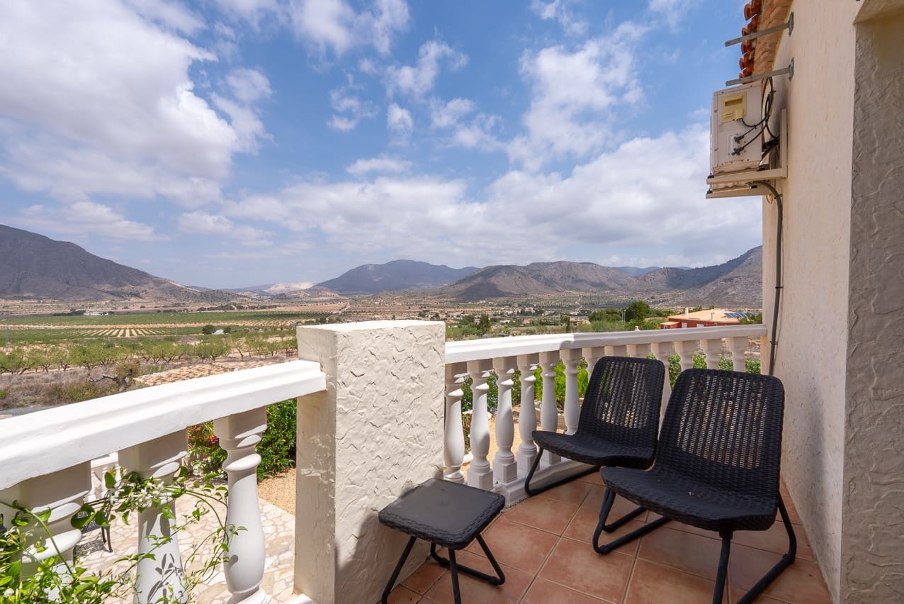 7 bedroom Villa for sale in Barbarroja with pool - € 534,995 (Ref: 8338993)