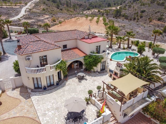 6 soveværelse Villa til salg i Barbarroja, Orihuela med swimmingpool - € 534.995 (Ref: 8338993)