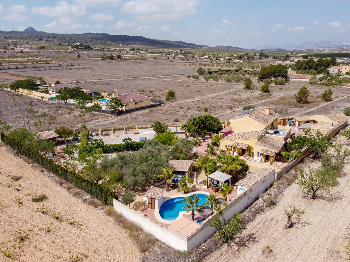 6 soveværelse Finca/Landehus til salg i Barbarroja med swimmingpool - € 850.000 (Ref: 8347272)