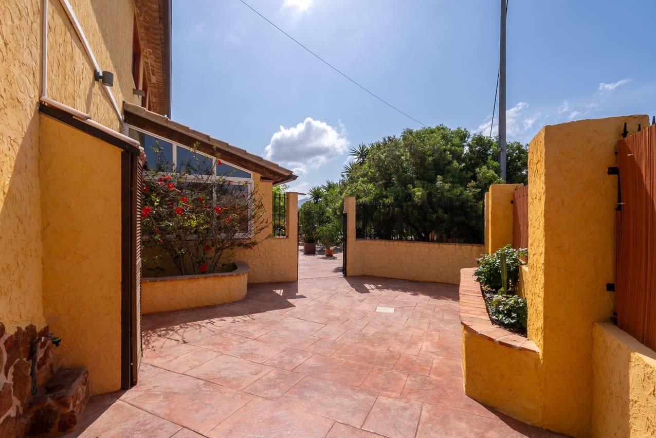 6 soveværelse Finca/Landehus til salg i Barbarroja med swimmingpool - € 850.000 (Ref: 8347272)