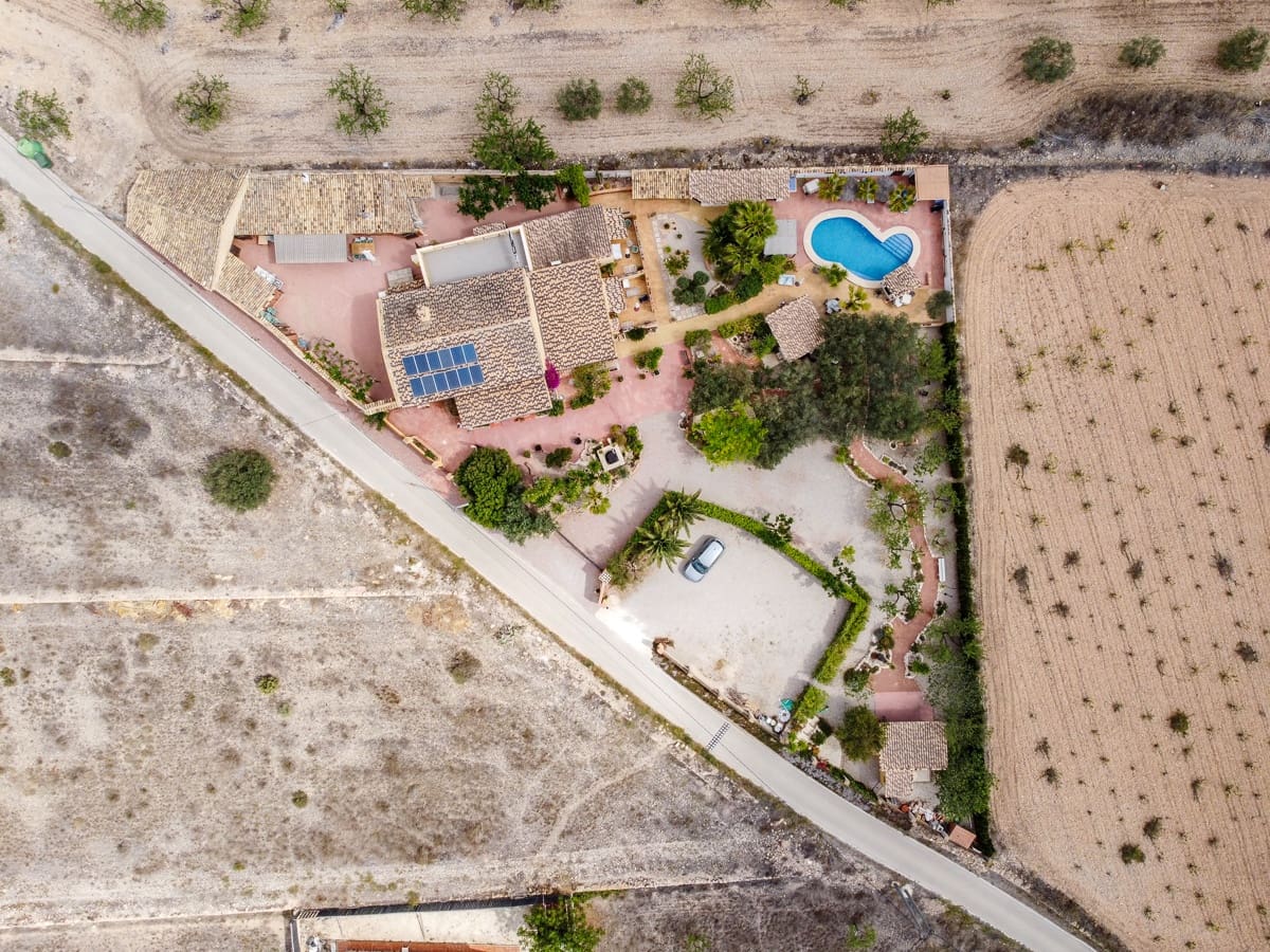 6 soveværelse Finca/Landehus til salg i Barbarroja med swimmingpool - € 850.000 (Ref: 8347272)