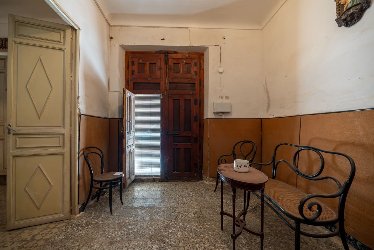 4 bedroom Townhouse for sale in Pinoso with pool - € 150,000 (Ref: 8406409)