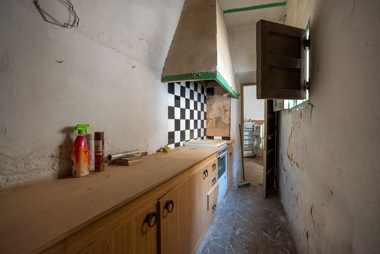 4 bedroom Townhouse for sale in Pinoso with pool - € 150,000 (Ref: 8406409)