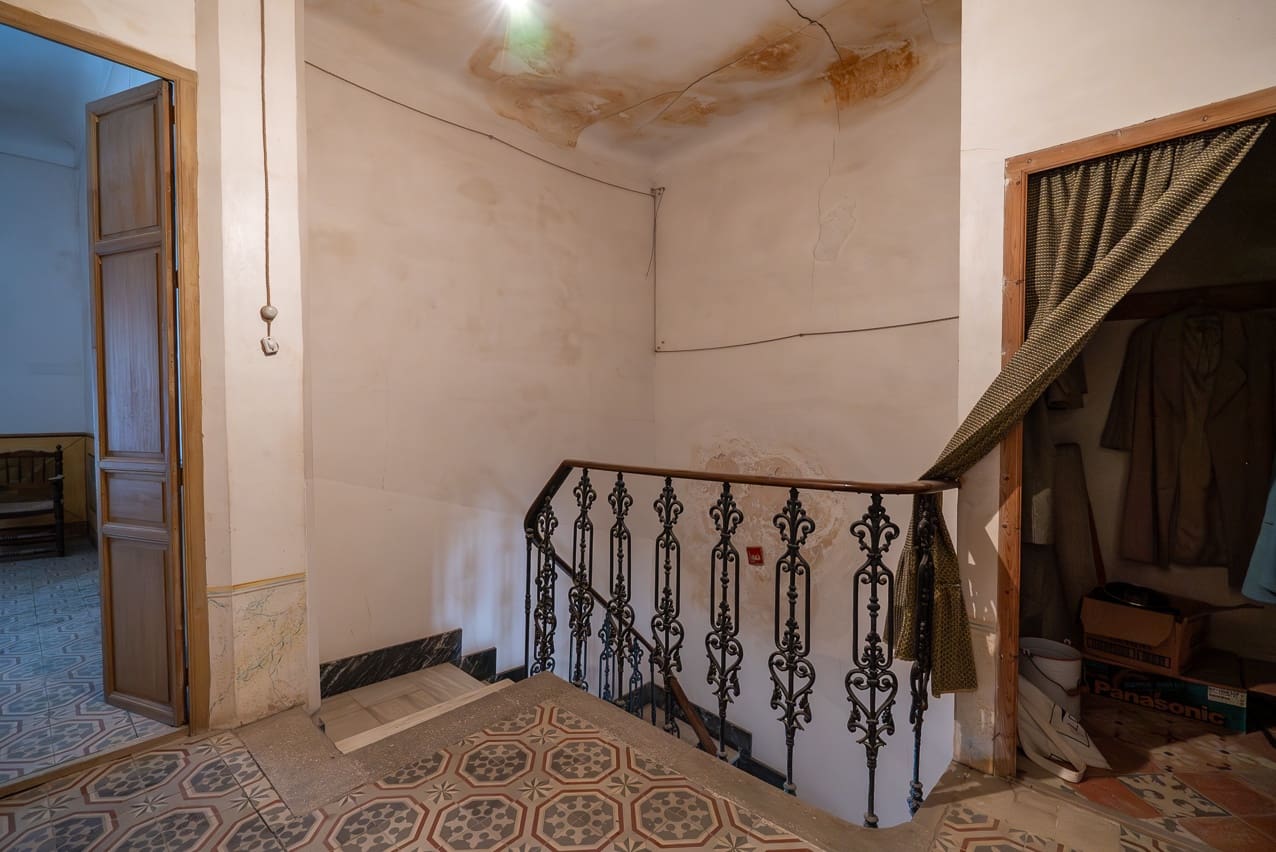 4 bedroom Townhouse for sale in Pinoso with pool - € 150,000 (Ref: 8406409)