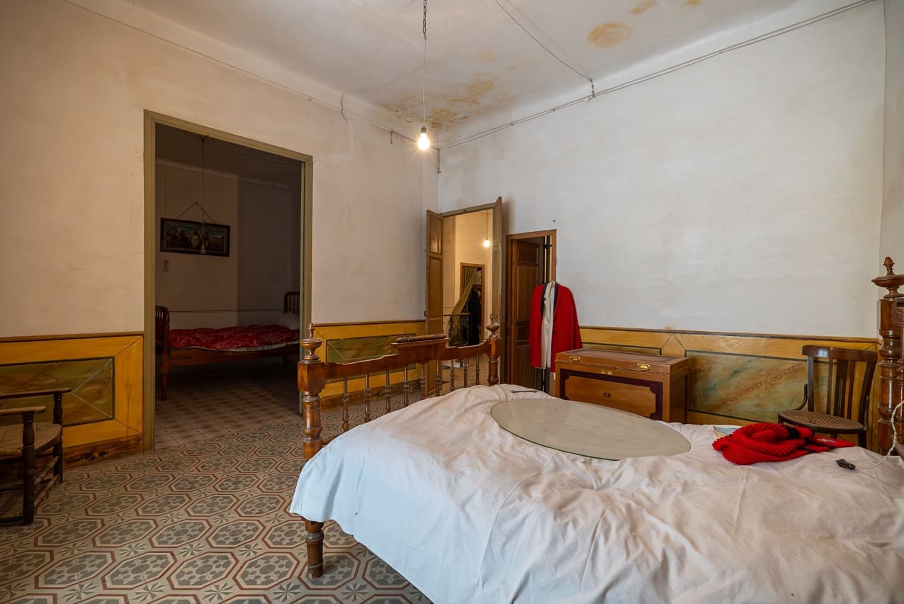 4 bedroom Townhouse for sale in Pinoso with pool - € 150,000 (Ref: 8406409)