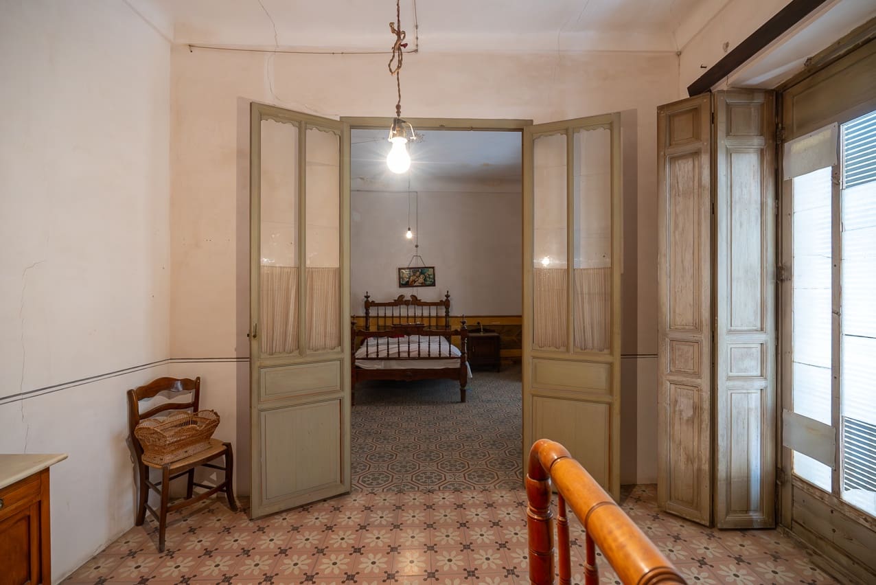 4 bedroom Townhouse for sale in Pinoso with pool - € 150,000 (Ref: 8406409)