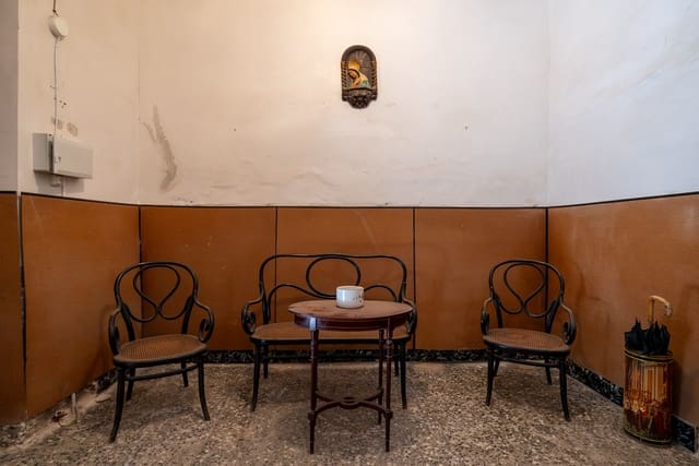 4 bedroom Townhouse for sale in Pinoso with pool - € 150,000 (Ref: 8406409)