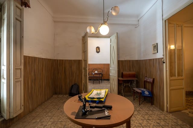 4 bedroom Townhouse for sale in Pinoso with pool - € 150,000 (Ref: 8406409)