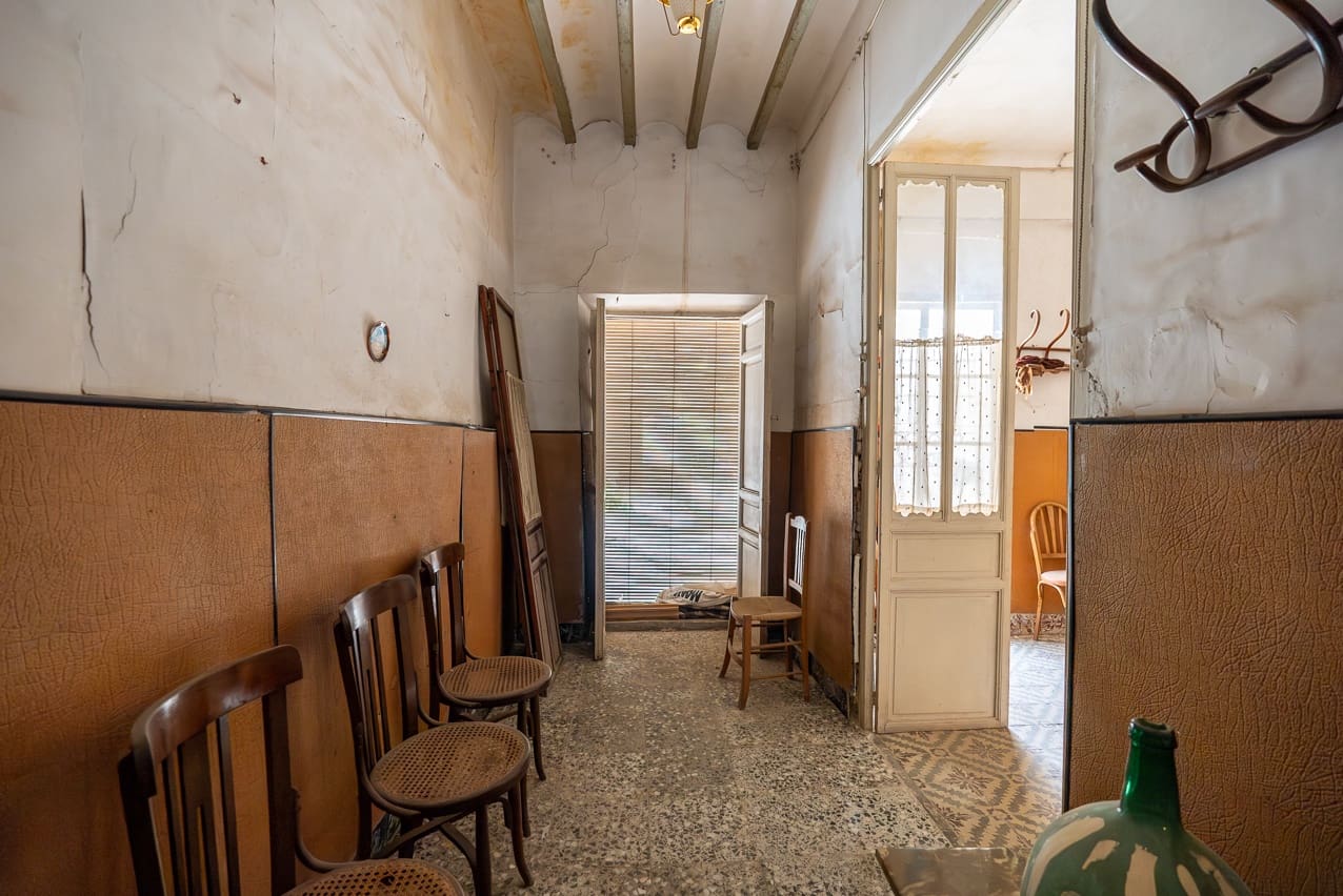 4 bedroom Townhouse for sale in Pinoso with pool - € 150,000 (Ref: 8406409)