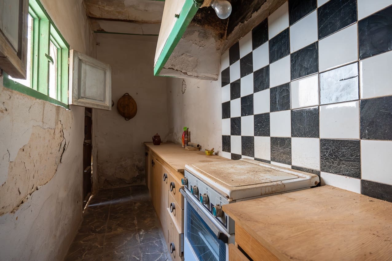 4 bedroom Townhouse for sale in Pinoso with pool - € 150,000 (Ref: 8406409)