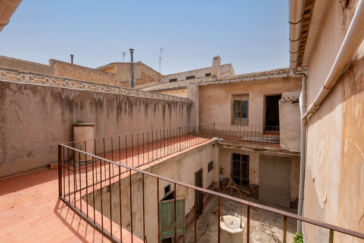 4 bedroom Townhouse for sale in Pinoso with pool - € 150,000 (Ref: 8406409)