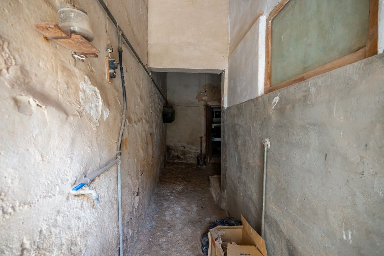 4 bedroom Townhouse for sale in Pinoso with pool - € 150,000 (Ref: 8406409)