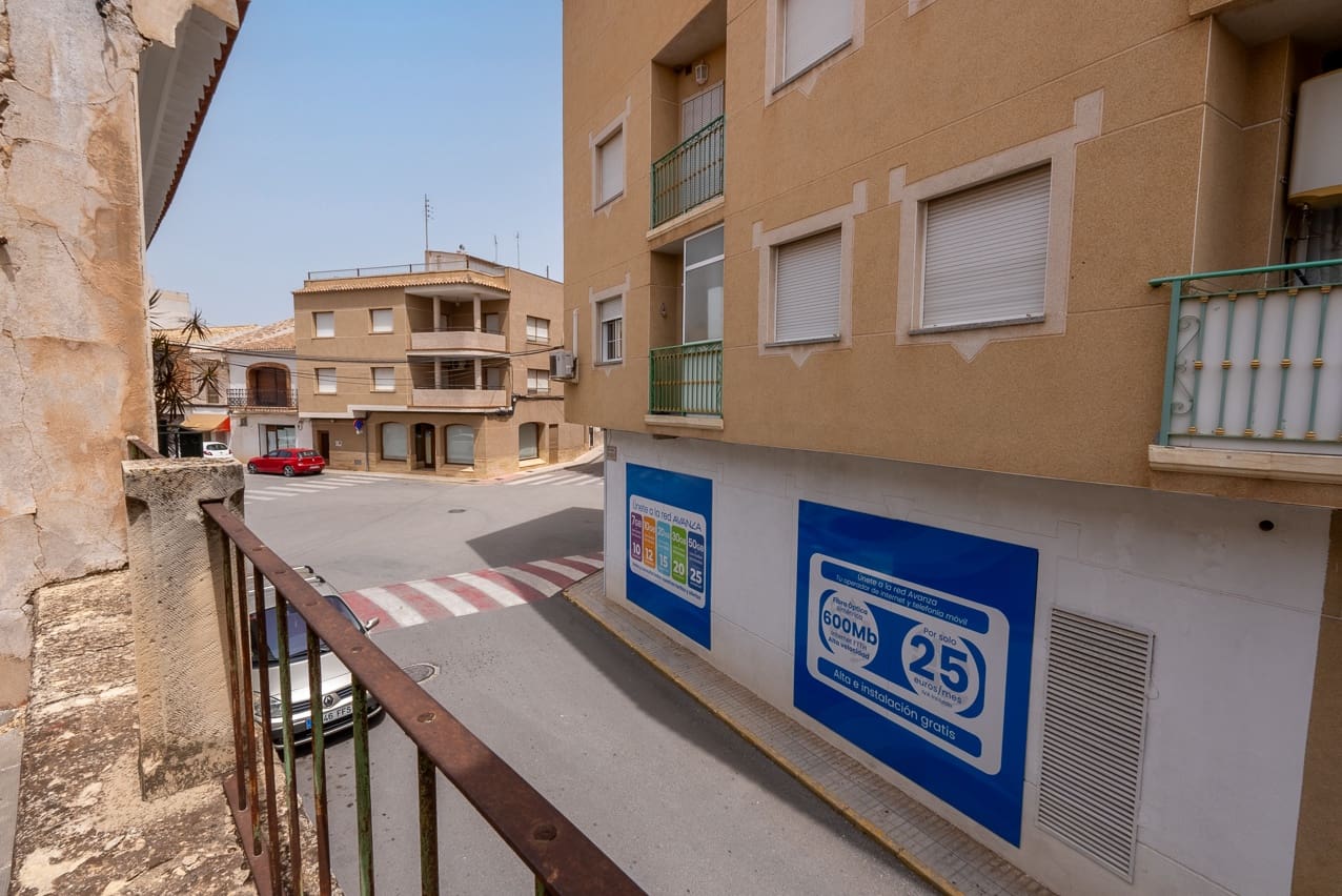 4 bedroom Townhouse for sale in Pinoso with pool - € 150,000 (Ref: 8406409)