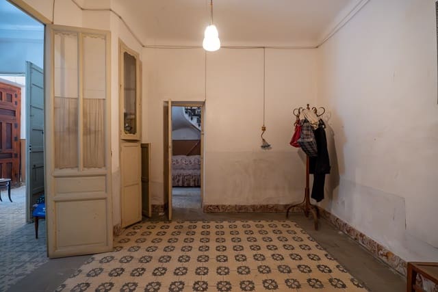 4 bedroom Townhouse for sale in Pinoso with pool - € 150,000 (Ref: 8406409)