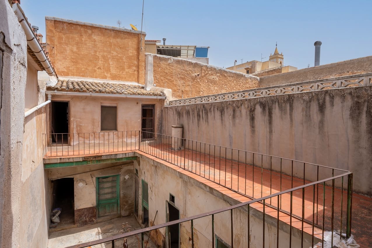 4 bedroom Townhouse for sale in Pinoso with pool - € 150,000 (Ref: 8406409)