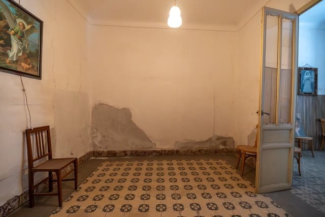 4 slaapkamer Huis te koop in Pinoso met zwembad - € 150.000 (Ref: 8406409)