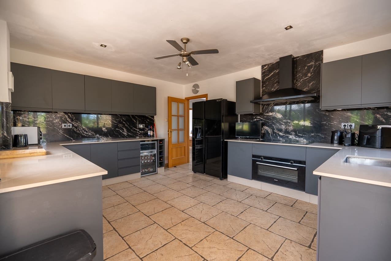 5 sypialnia Willa na sprzedaż w Elda z basenem - 449 500 € (Ref: 8408586)