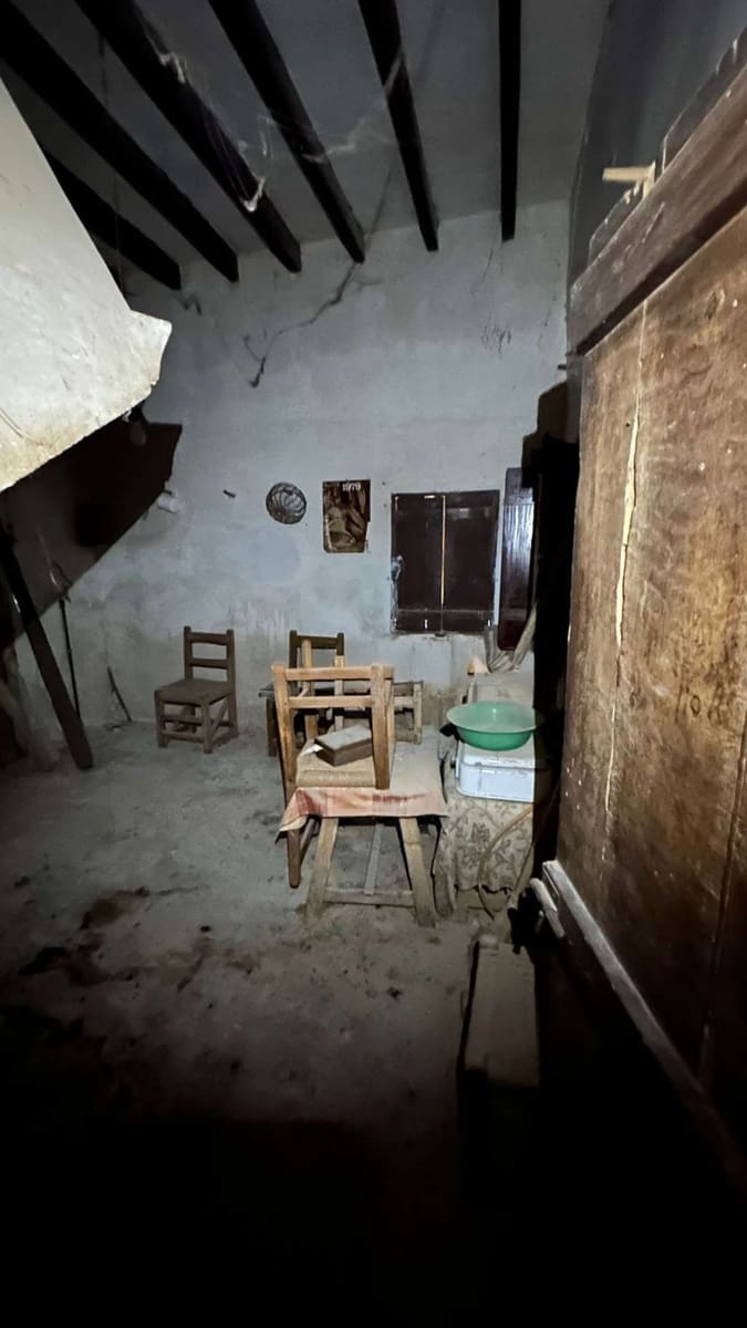 6 slaapkamer Finca/Landhuis te koop in L'Alguena / Alguenya met zwembad - € 60.000 (Ref: 8437943)