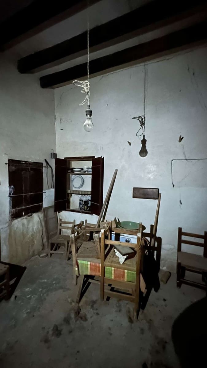 6 slaapkamer Finca/Landhuis te koop in L'Alguena / Alguenya met zwembad - € 60.000 (Ref: 8437943)