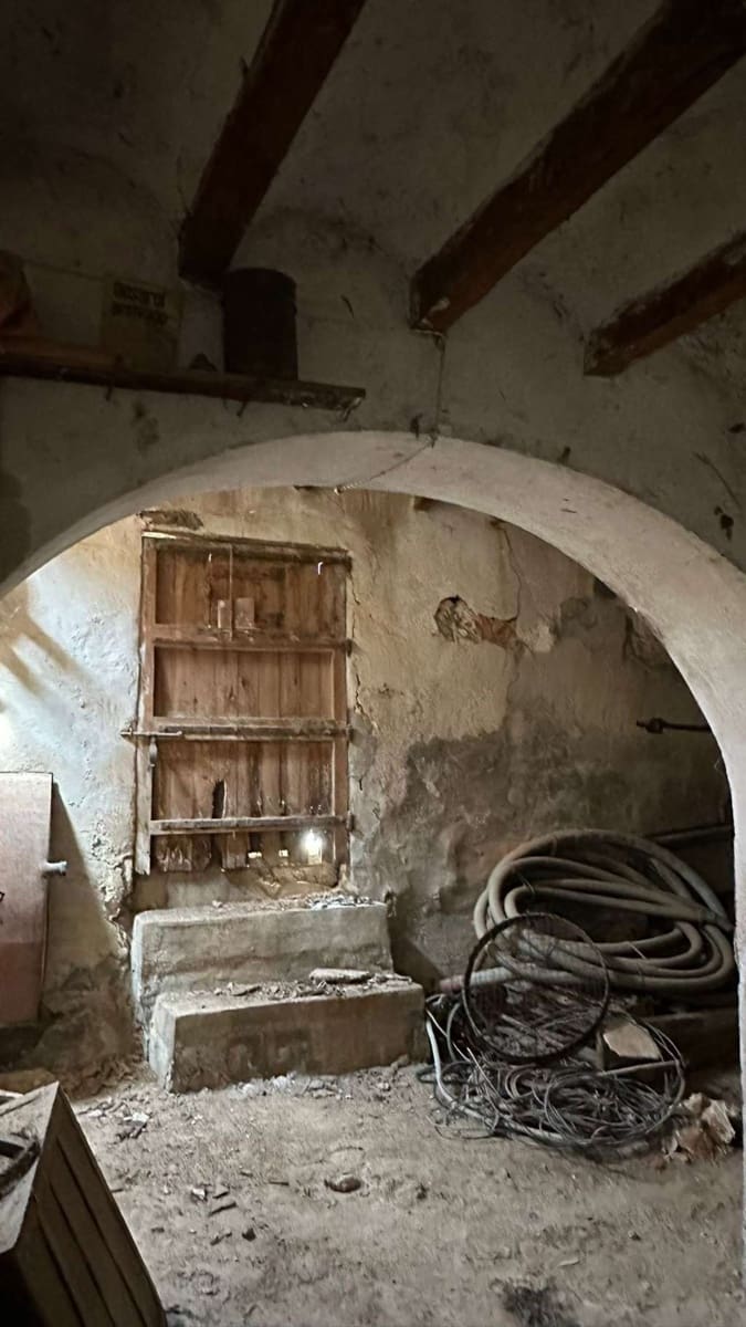 6 slaapkamer Finca/Landhuis te koop in L'Alguena / Alguenya met zwembad - € 60.000 (Ref: 8437943)