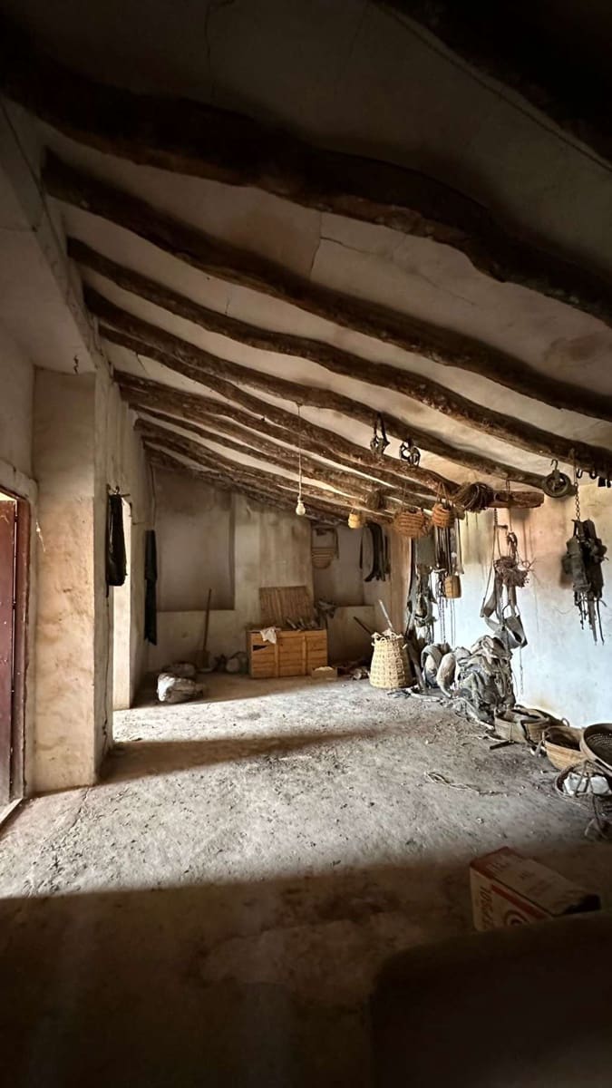 6 slaapkamer Finca/Landhuis te koop in L'Alguena / Alguenya met zwembad - € 60.000 (Ref: 8437943)