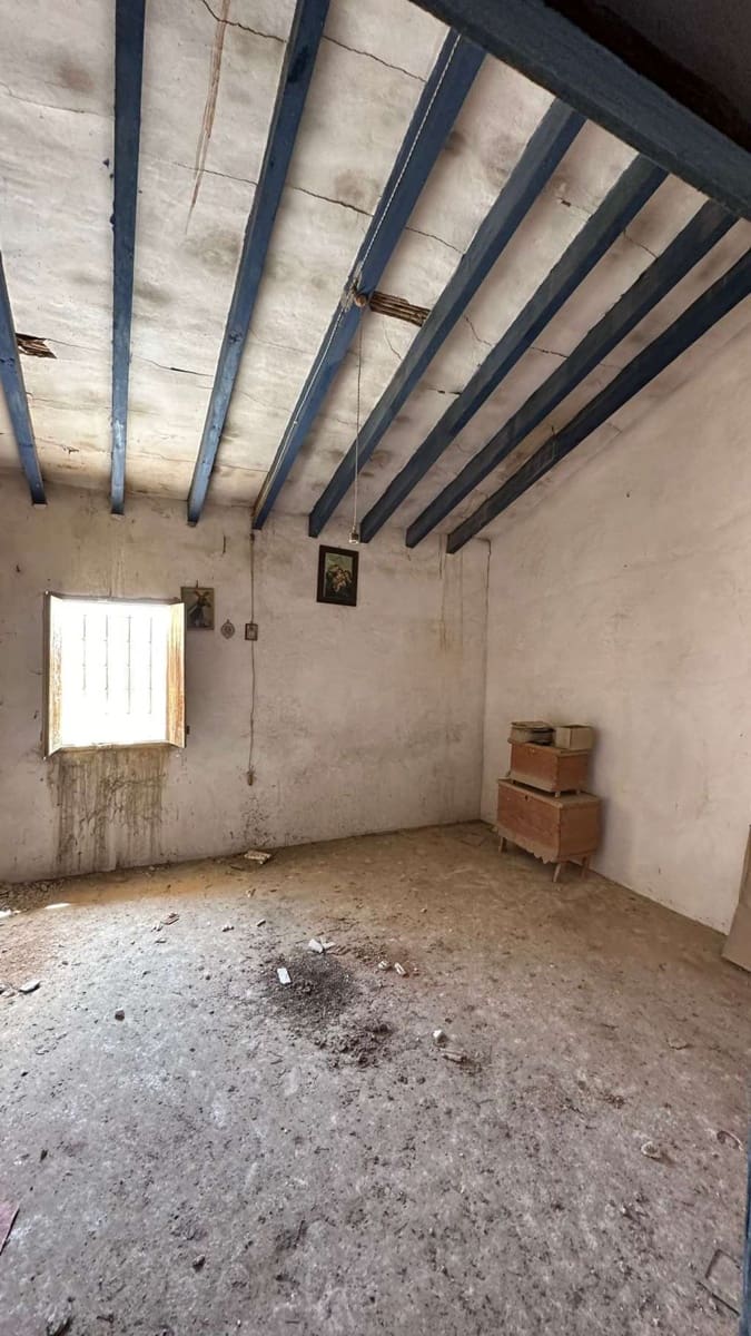 6 slaapkamer Finca/Landhuis te koop in L'Alguena / Alguenya met zwembad - € 60.000 (Ref: 8437943)