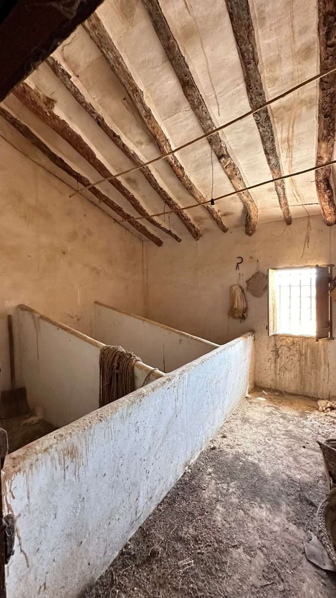 6 slaapkamer Finca/Landhuis te koop in L'Alguena / Alguenya met zwembad - € 60.000 (Ref: 8437943)