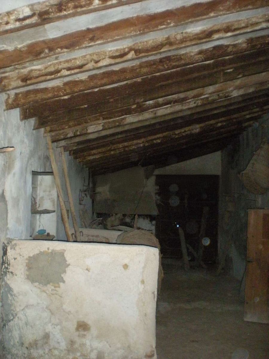 6 slaapkamer Finca/Landhuis te koop in L'Alguena / Alguenya met zwembad - € 60.000 (Ref: 8437943)